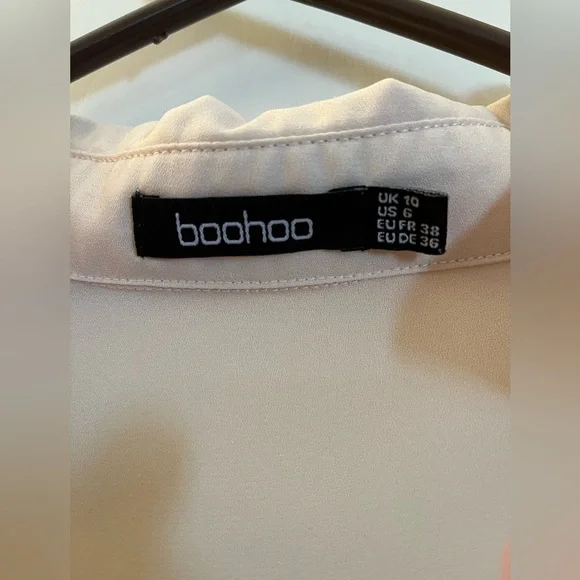 Boohoo Plunge Neck Split Maxi Top in Cream - Picture 4 of 4